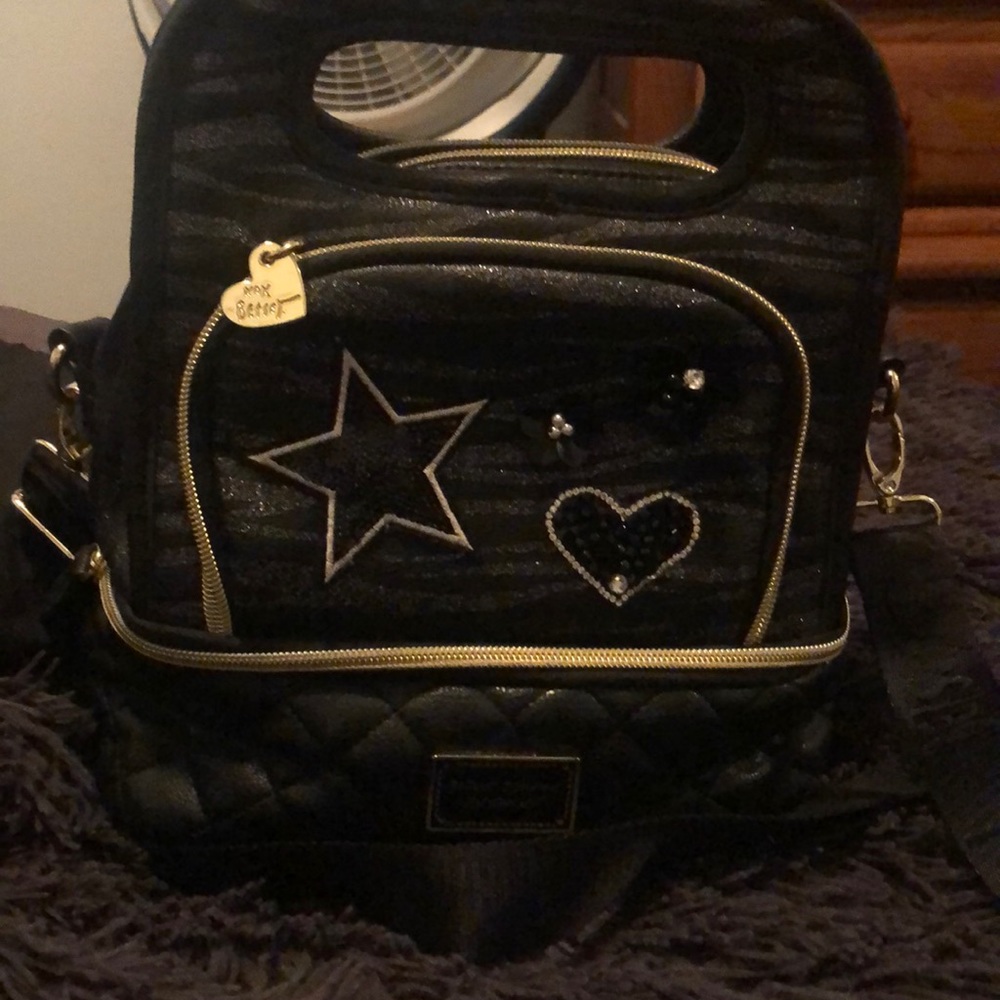 ᒪᑌᑎᑕᕼ ᑭᗩIᒪ - Picture 2 of 2